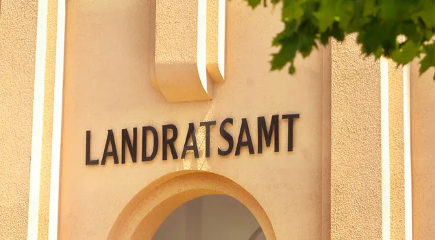 Kupfer-Schriftzug, Landratsamt Mittelsachsen, Freiberg
